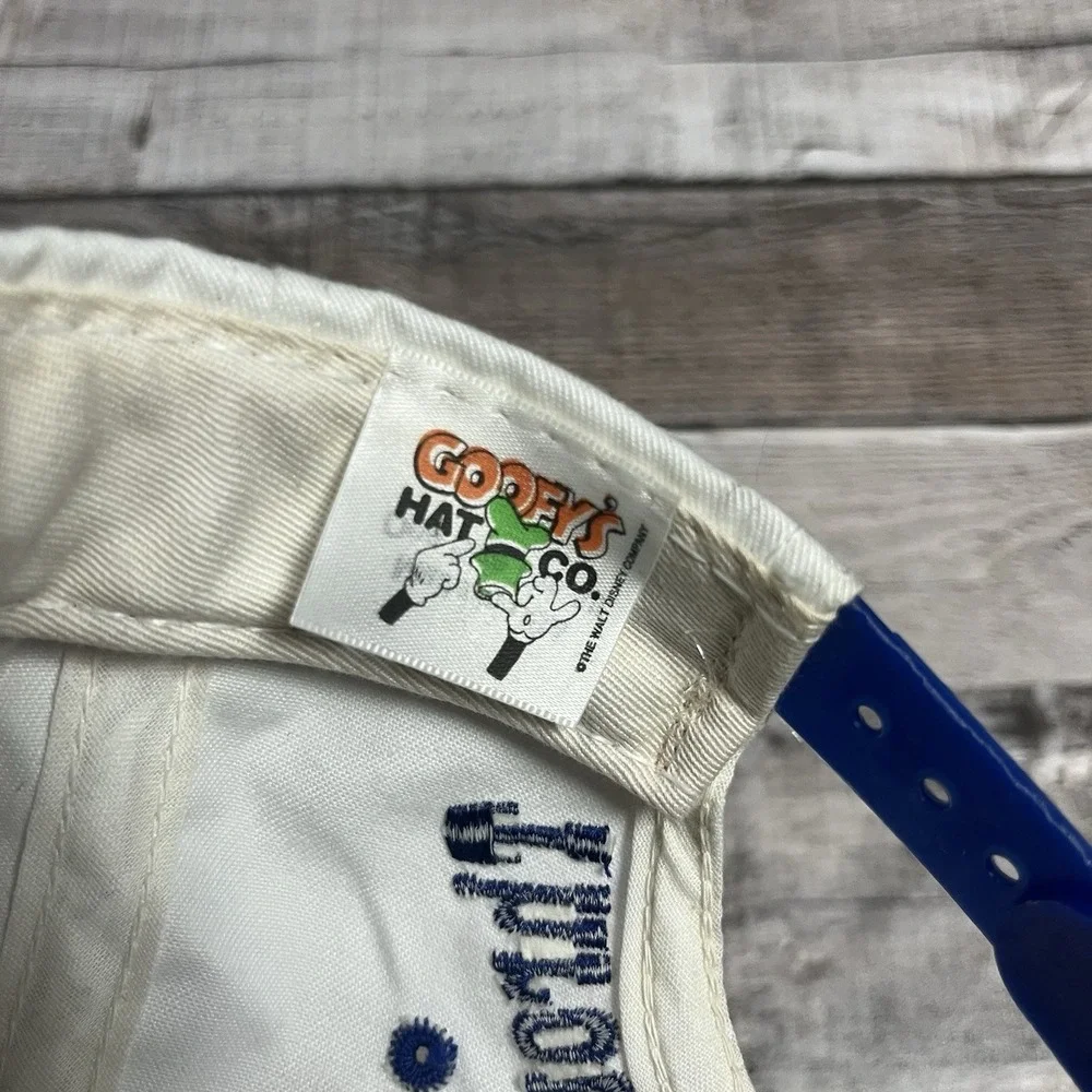 Mickey Through The Years Snapback One Size White Vintage Goofy Hat Co Mickey